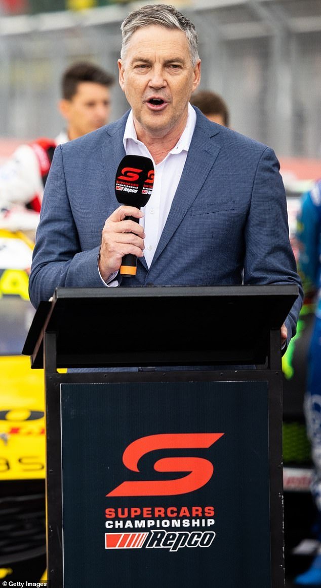 Los fanáticos están indignados cuando la emisora despidió abruptamente a uno de los comentaristas deportivos más populares de Australia.