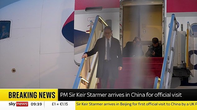 ¡Que comiencen las reverencias! Starmer llega a Beijing con la esperanza de fortalecer los lazos comerciales en medio de la furia por el espionaje y los abusos contra los derechos humanos.