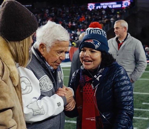 Desamor cuando un fanático de los New England Patriots muere de cáncer dos semanas antes del Super Bowl… después de ser sorprendido con boletos por el propietario Robert Kraft