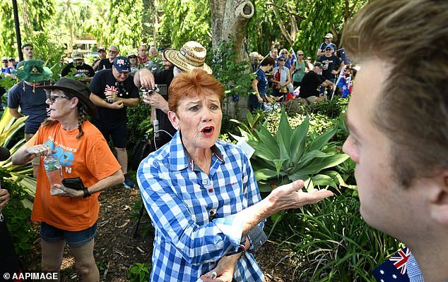 Pauline Hanson obtiene una gran victoria después de que el cine intentara cancelar su película poco antes de que se agotaran las proyecciones.