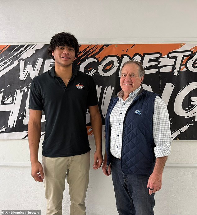 Bill Belichick resurge por primera vez desde el desaire del Salón de la Fama mientras muestra temple en el reclutamiento