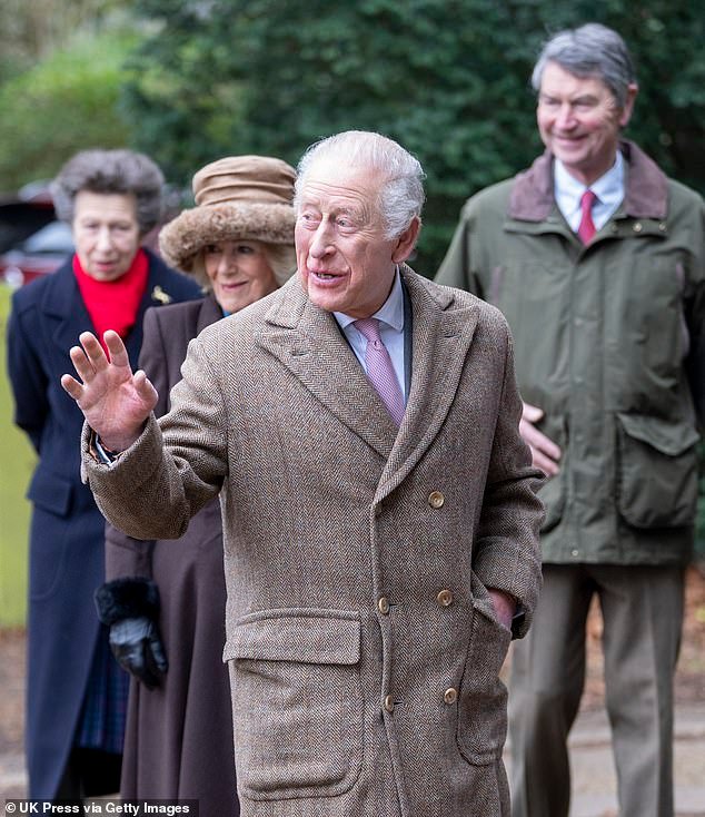 El rey Carlos obtiene luz verde para construir un enorme pozo de purín cerca de la casa del príncipe William en Sandringham, a pesar de las objeciones de los vecinos sobre la “laguna” de estiércol