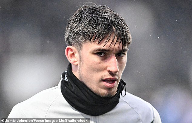 El hombre buscado, Kieron Bowie, no está descartado para el choque con los Rangers, los Hearts finalmente consiguen a Rogers Mato y el delantero de Dons se muda a Japón: ACTUALIZACIÓN DEL DEPORTE ESCOCÉS