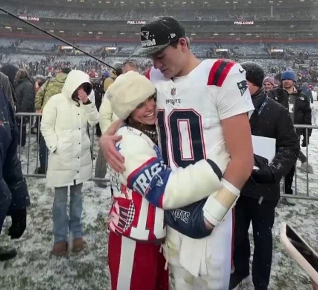 Un nuevo y emotivo video muestra el momento en que Drake Maye y su esposa Ann Michael se reunieron después de que los Patriots jugaron en el Super Bowl.