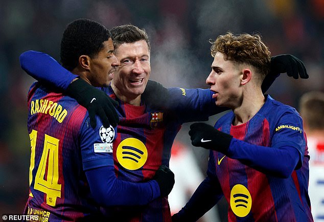 El astro del Barcelona revela que está tan desesperado por que los catalanes vuelvan a fichar a Lionel Messi que renunciará a su lugar en el equipo: “Si me ponen en el banquillo, que así sea”