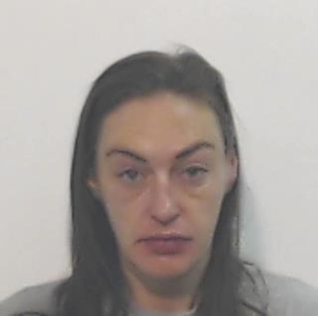 La ladrona de Asda, de 38 años, mató a un ex guardia de seguridad de la Marina Real cuando intentaba huir del supermercado con alcohol robado que planeaba vender en un pub.