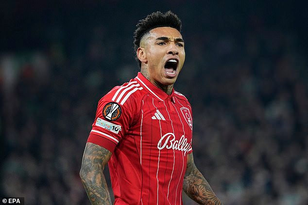 Igor Jesus vuelve a florecer con el doblete de la Europa League en la victoria por 4-0 sobre Ferencvaros, pero Nottingham Forest debe conformarse con un lugar en los play-offs.