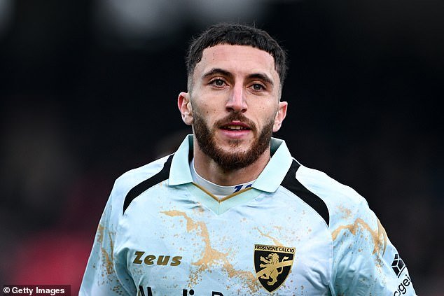 Martin O’Neill admite que el Celtic está cerca de realizar su primer fichaje permanente en enero… con un acuerdo de £6,5 millones por el extremo francés Fares Ghedjemis a punto de completarse