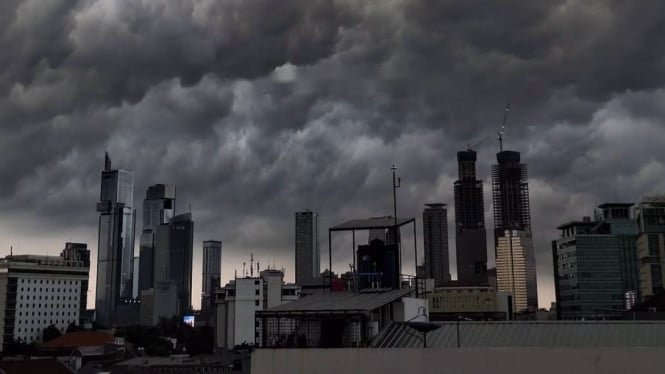 La educación a distancia en Yakarta tiene la posibilidad de extenderse hasta febrero de 2026