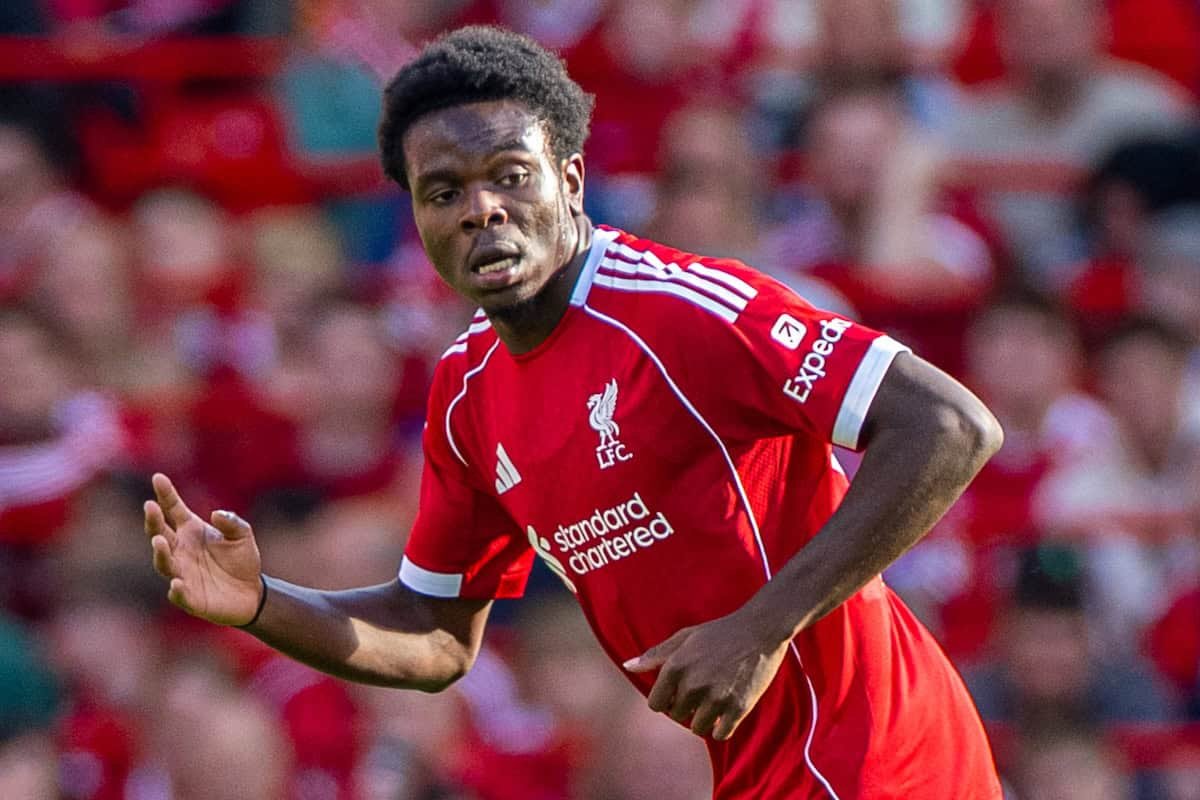 El central del Liverpool sufre una “lesión importante” y contrata como extremo