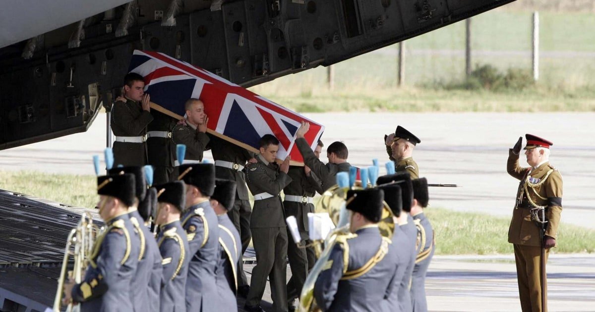 Trump elogia a las tropas británicas tras la reacción violenta por los comentarios sobre las “líneas del frente” de la OTAN
