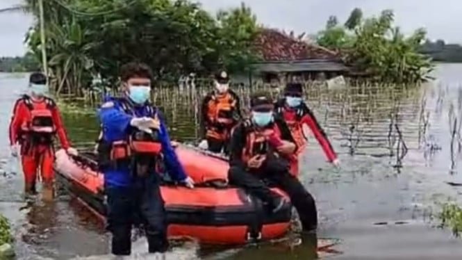 Residentes arrastrados por la corriente de inundación de Serang encontrados muertos