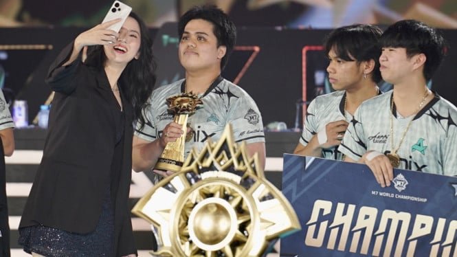 Yakarta es testigo de la historia del nuevo campeón del mundo