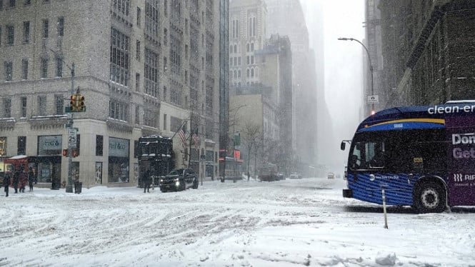 En Estados Unidos, el número de muertos por la tormenta de nieve asciende a 62