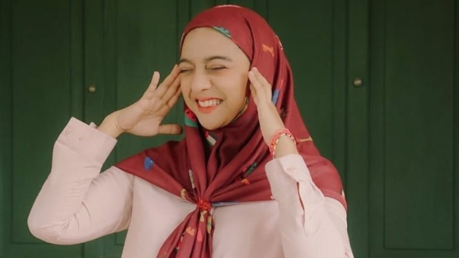 Chiki Fawzi invitada a regresar como oficial del Hajj, se revela el misterio del padre biológico de Ressa Rizky