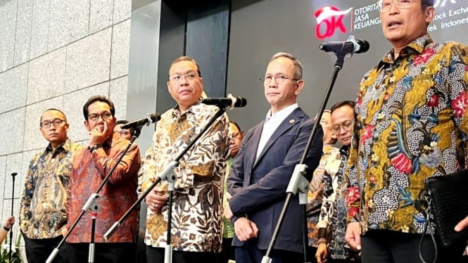 El jefe de OJK explica los pasos para ajustar las nuevas reglas de libre flotación de acuerdo con las regulaciones de MSCI