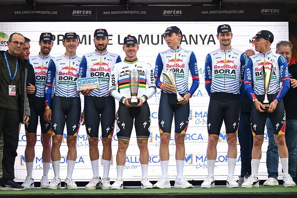 “Seguimos nuestro ritmo y nunca entramos en pánico” – Remco Evenepoel se lanza al nuevo equipo Red Bull-Bora-Hansgrohe con la victoria en la contrarreloj del equipo de Mallorca