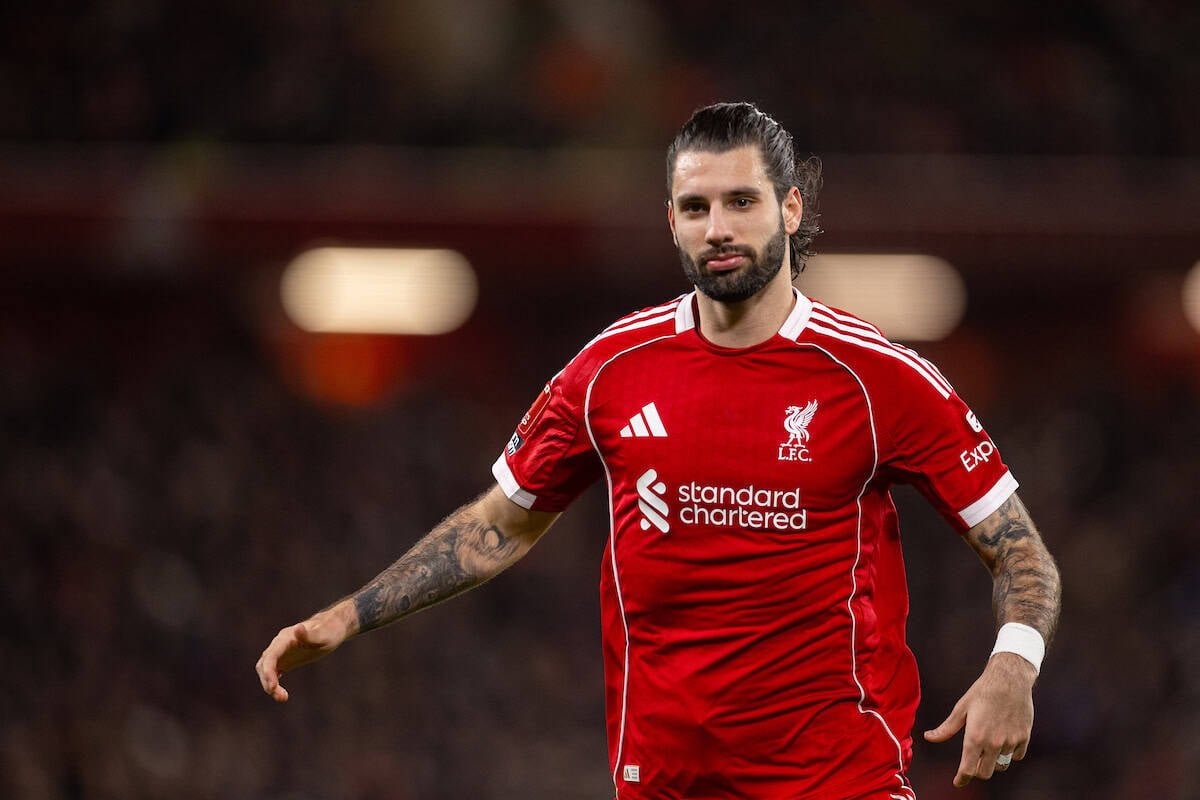 El jefe del Barnsley tacha a Szoboszlai de “irrespetuoso”: “No contra el Arsenal”