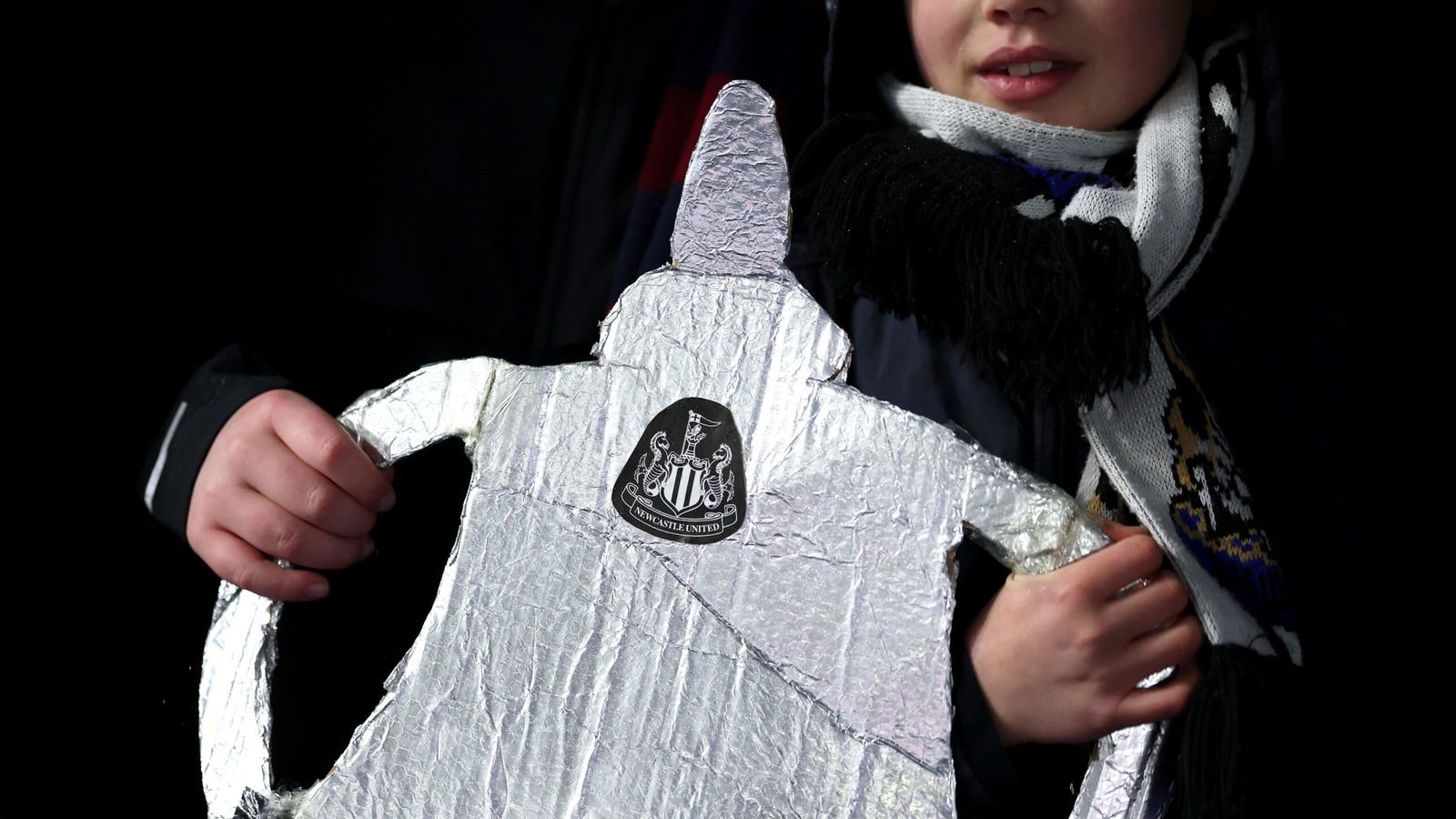 fans-tinfoil-fa-cup-close-up-newcastle-united-nufc-2000-scaled.jpg