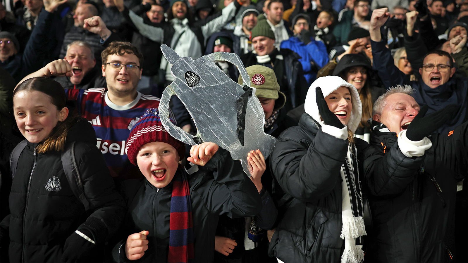 fans-tinfoil-fa-cup-newcastle-united-nufc-2000.jpg