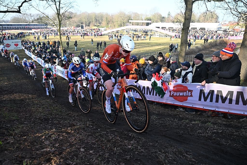 Copa del Mundo de ciclocross UCI Hoogerheide: Puck Pieterse domina con victorias consecutivas en el último fin de semana antes del Mundial
