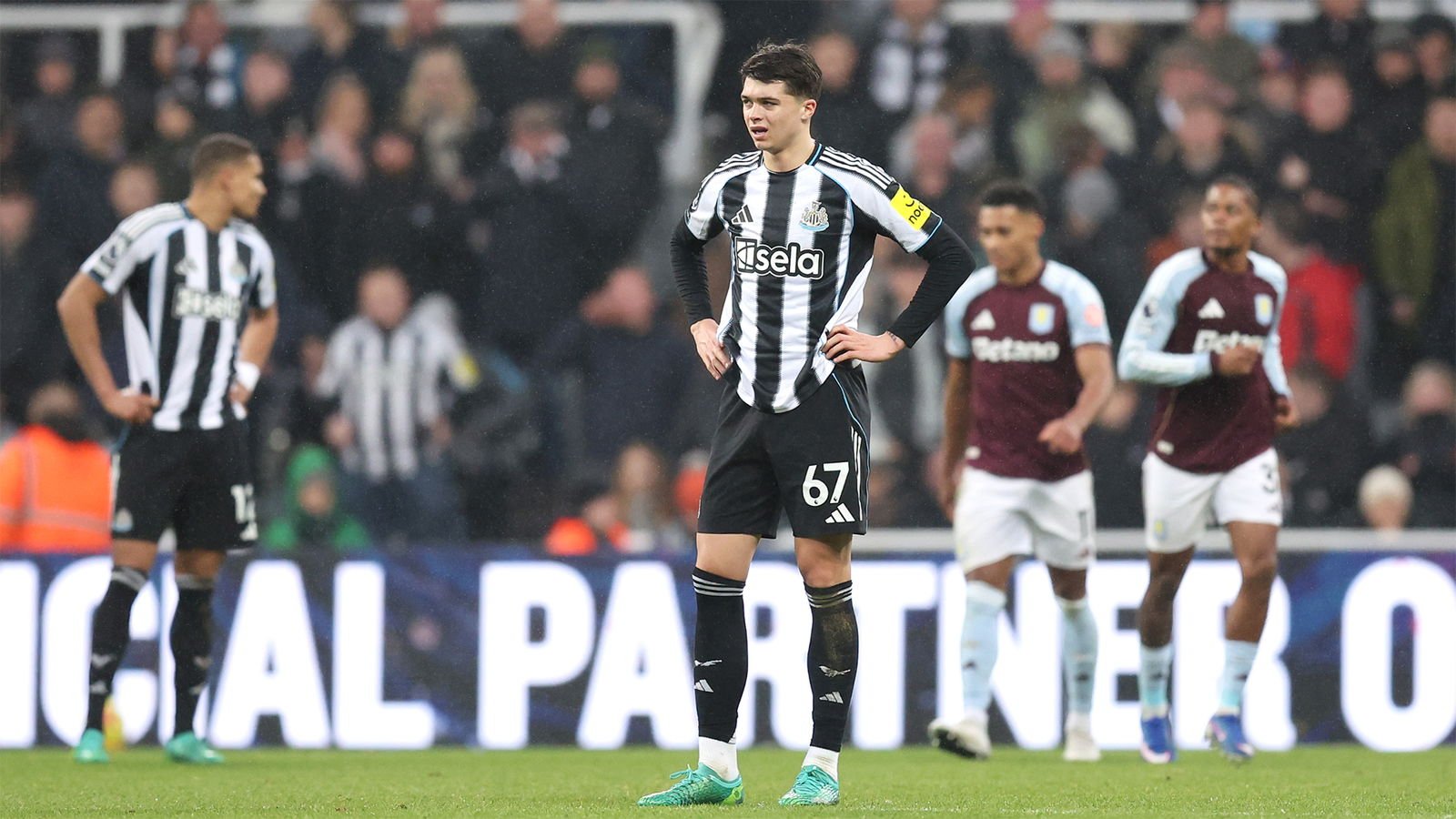 Quizás sea hora de intentar esto con Nick Woltemade y Yoane Wissa después de ver esto contra el Aston Villa.