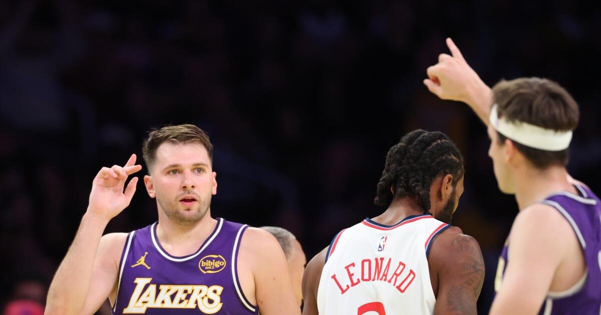 Luka Doncic y Austin Reaves de los Lakers son cuestionables para el partido del viernes