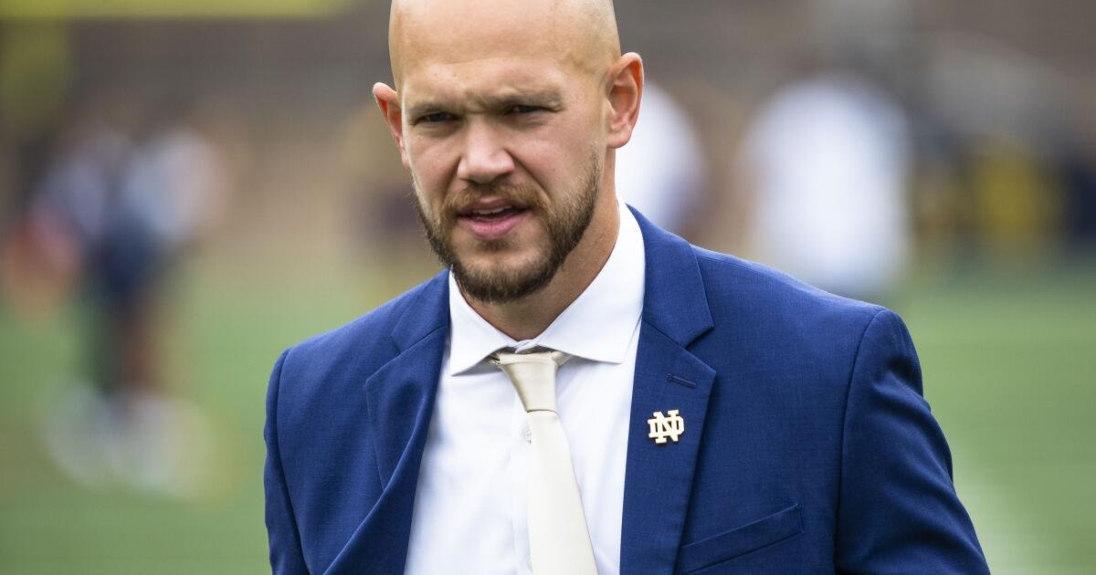 Los Chargers contratan a Chris O’Leary como coordinador defensivo