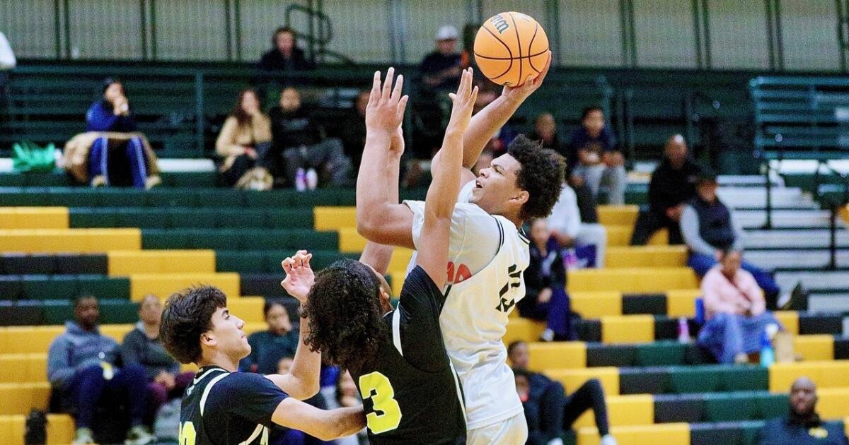 Baloncesto de secundaria: Ethan Hill ayuda a Brentwood a superar a Crossroads