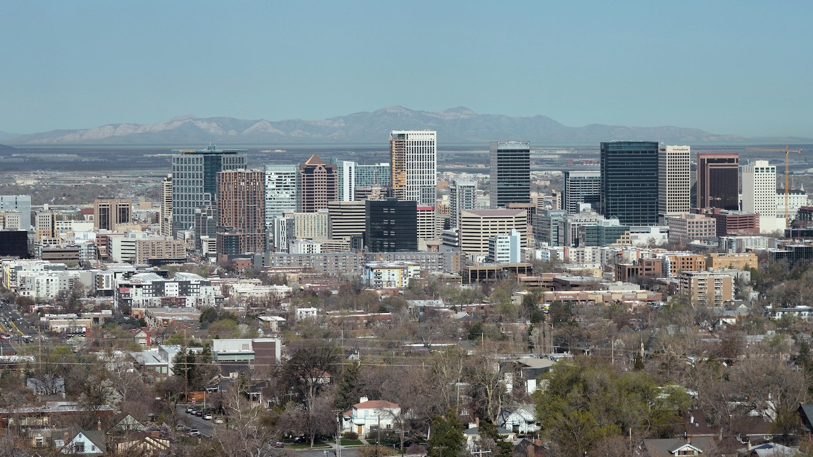 Madre de Utah que creía en el ‘fin de los tiempos’ arrestada por llevar niños a Croacia