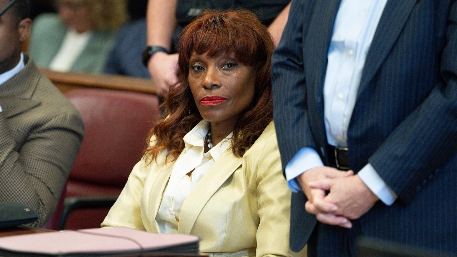 El principal asesor del ex alcalde de Nueva York, Eric Adams, aceptó un soborno por aretes de diamantes: fiscales