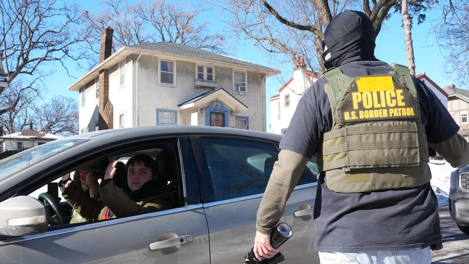 Juez conservador de Minnesota intenta mantener bajo control a la administración Trump durante la represión