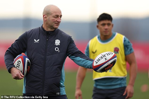 106009279-15517951-England_are_busy_preparing_for_the_start_of_the_Six_Nations_with-a-28_1769974837629.jpg