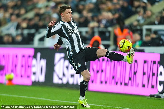 Steve Clarke revela que Harvey Barnes preferiría aprovechar su oportunidad con Inglaterra que ir al Mundial con Escocia