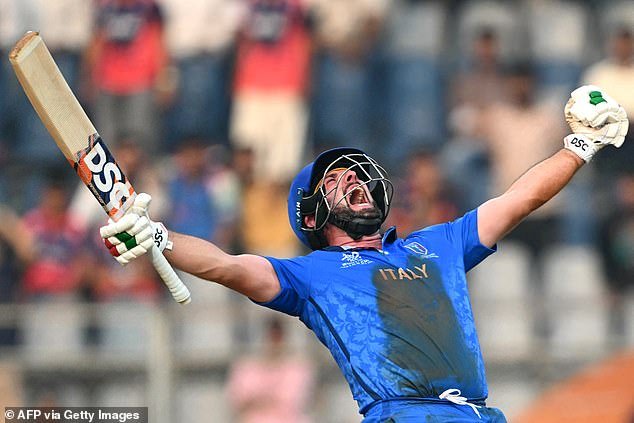 Los hermanos Mosca de Sydney impulsan a Italia a la primera victoria T20 en su debut en la Copa del Mundo