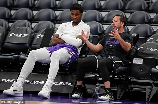 La NBA multa a Jazz con 500.000 dólares y a los Pacers con 100.000 dólares por enviar a la banca a estrellas clave mientras la liga se pone dura para hundirse