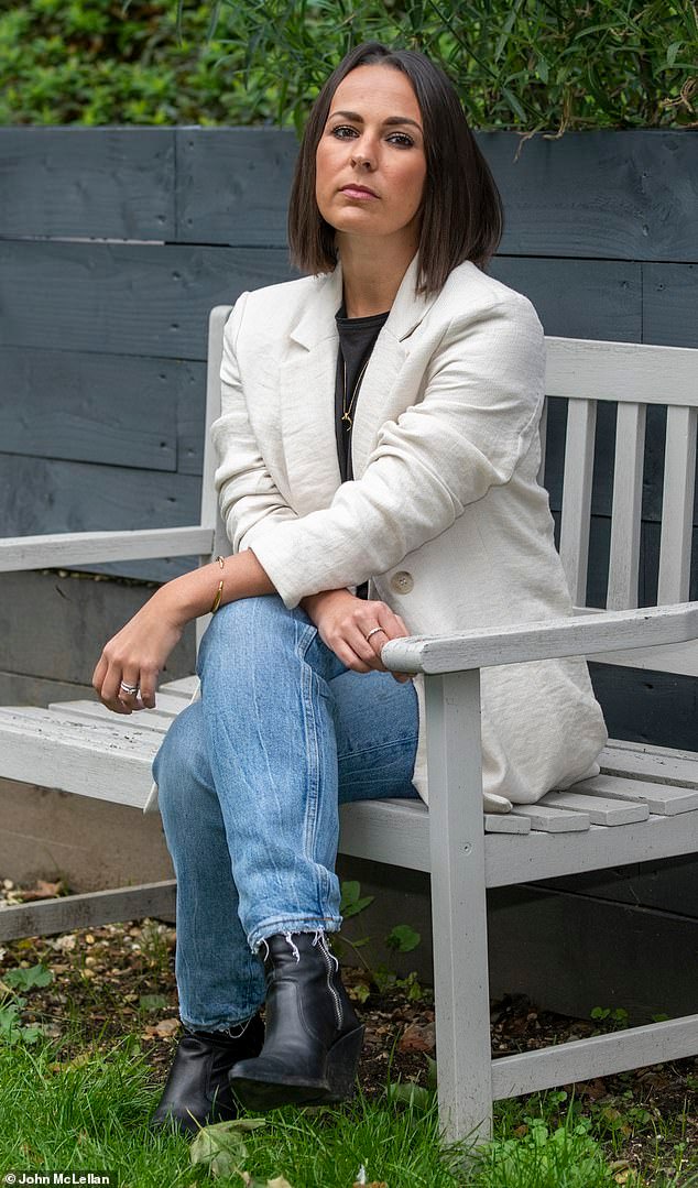 Tuve que interrumpir mi embarazo a las 21 semanas, sabiendo que era mi última oportunidad de tener un bebé después de gastar £54.000 en FIV. Nunca me recuperaré de la angustia, y lo que pasó después fue una tortura: EMMA KEMSLEY