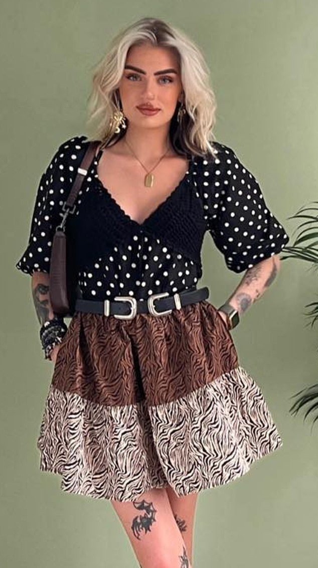 ‘Los hombres en la oficina apostaron quién sería el primero en acostarse conmigo’: una vendedora de doble acristalamiento revela la pesadilla de un jefe lascivo que le dijo: ‘Es difícil no mirarte el trasero cuando la falda llega a todos los lugares correctos’