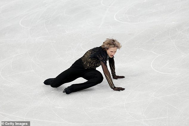 La estrella del patinaje estadounidense apodada “el dios de los quads” no logra ganar una medalla después de caer en la pesadilla del colapso de los Juegos Olímpicos de Invierno.