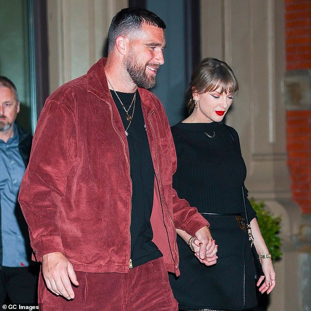 Los fanáticos de Taylor Swift están decepcionados cuando Travis Kelce participa solo en un torneo de golf de celebridades… después de que los rumores hicieron que los precios de las entradas se dispararan