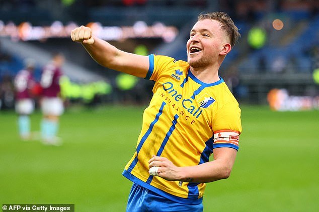 Mansfield VENCÍA al Burnley en la Copa FA: los pececillos de la Liga Uno sorprenden a sus rivales de la Premier League y dan otra sorpresa después del triunfo de Macclesfield sobre Crystal Palace