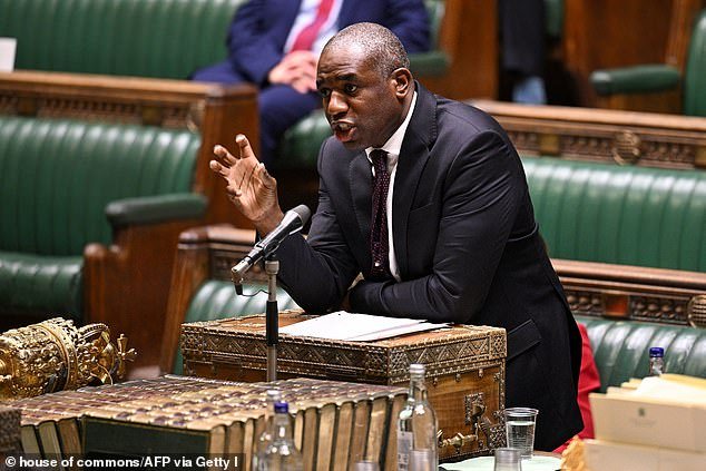 Miles de delincuentes escapan de penas de prisión a pesar de más de setenta condenas previas