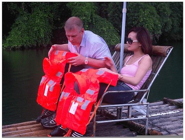 Andrew filtró secretos y conoció a una modelo china en una cena secreta mientras Epstein se jactaba de “yo cosí el Reino Unido”: el expediente condenatorio significa que DEBE haber una investigación