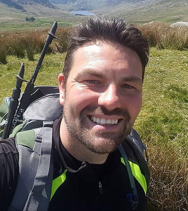 Detective demanda a la policía por ‘lesiones psiquiátricas’ después de que su prometida policía lo engañara con un colega de distrito y luego durmiera y se casara con un policía de alto rango traído para investigar