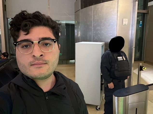 La administración Trump niega las afirmaciones de que un australiano fue deportado por planear mudarse a la mansión de Billie Eilish.