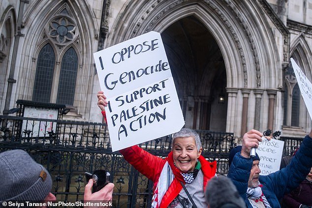Palestina Action “no es un grupo de protesta normal”, dice Yvette Cooper mientras defiende la decisión de prohibirlo como organización terrorista después del fracaso de los tribunales.