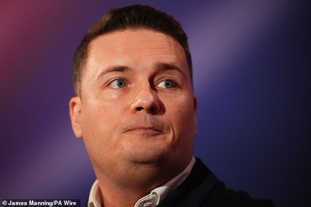 Wes Streeting enfrenta una presión cada vez mayor para que retire la demanda por pubertad mientras Irlanda del Norte se retira tras un desafío legal