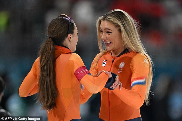 Jutta Leerdam se pierde el oro en los 500 metros mientras el nervioso Jake Paul la anima en los Juegos Olímpicos de Invierno