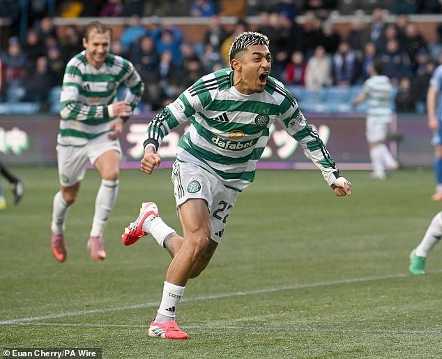 KILMARNOCK 2 CELTIC 3 Es otro espectáculo tardío para los campeones, ya que el dramático ganador de Julian Araujo provoca el caos… y mantiene vivo el sueño de Parkhead por el título.