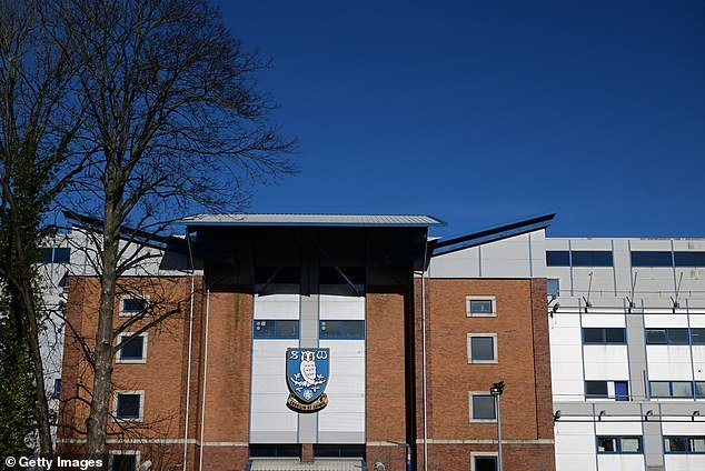 A un fanático de Sheffield Wednesday le muerden la oreja y necesita puntos después del choque de fanáticos antes del partido de Millwall: INSIDE SPORT